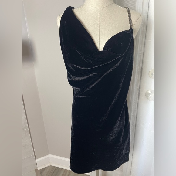 NWT Zara Black Velvet Asymmetric Chain Dress Blogger's Favorite 9274/507 Medium - Picture 7 of 11